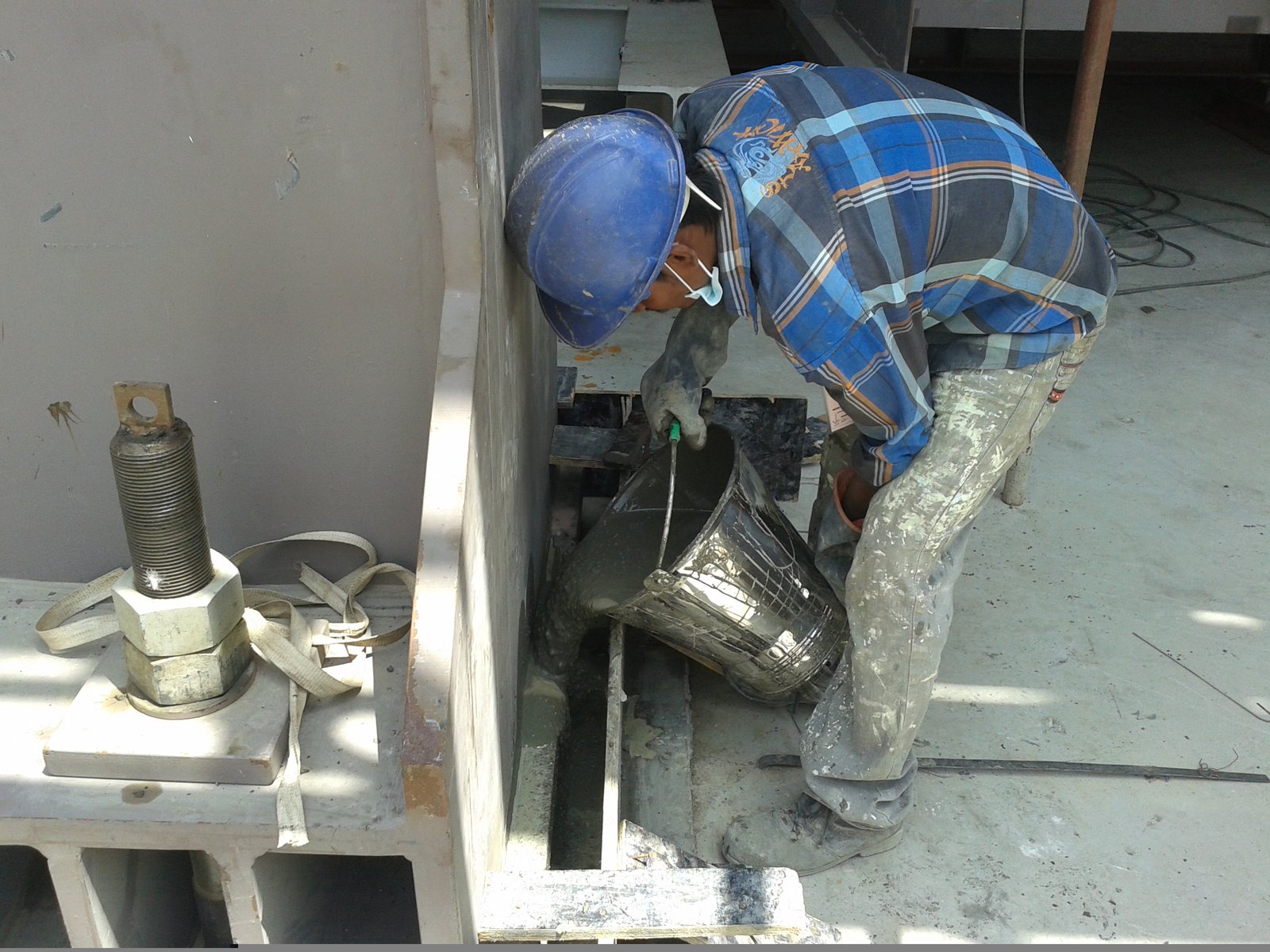 Sub-Baseplate Gap Filling